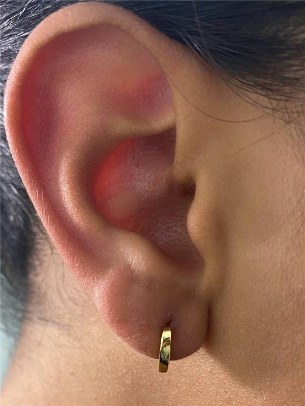 BRINCO EM V FIO QUADRADO 9MM