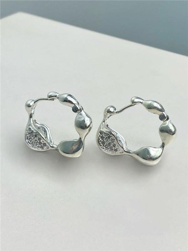 BRINCO ARGOLA COM DETALHE