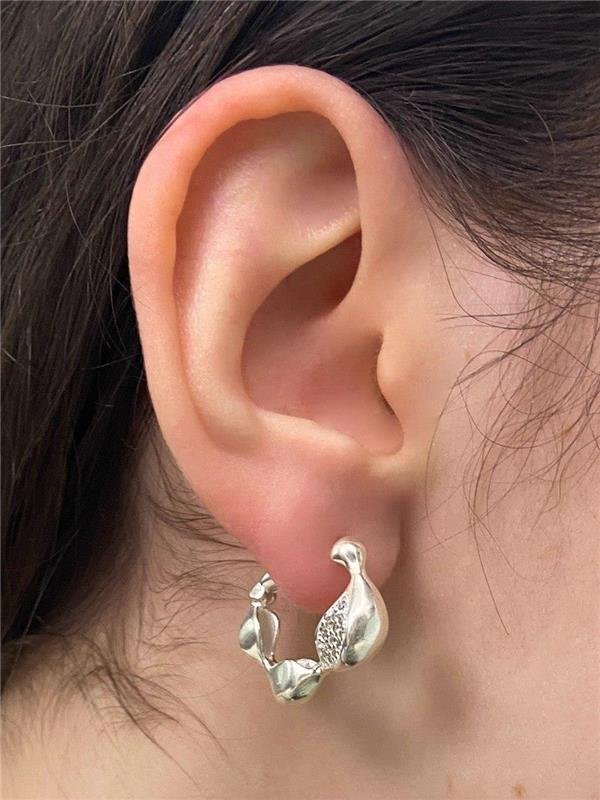 BRINCO ARGOLA COM DETALHE