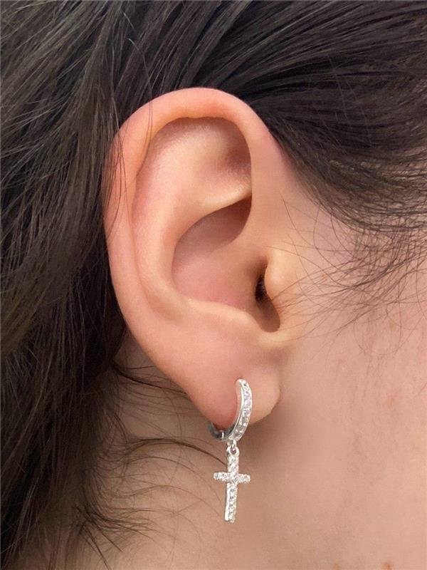 BRINCO ARGOLA CRUZ CRAVEJADA