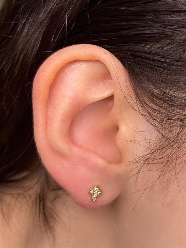 BRINCO CRUZ COM ZIRCÔNIA 