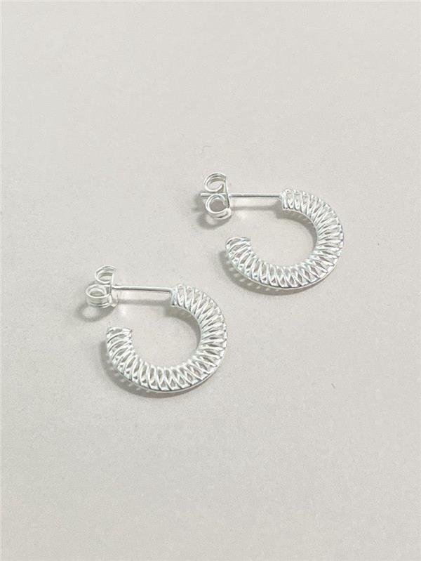 BRINCO ARGOLA FRIZADA RENDA ITALIANA 1,5CM