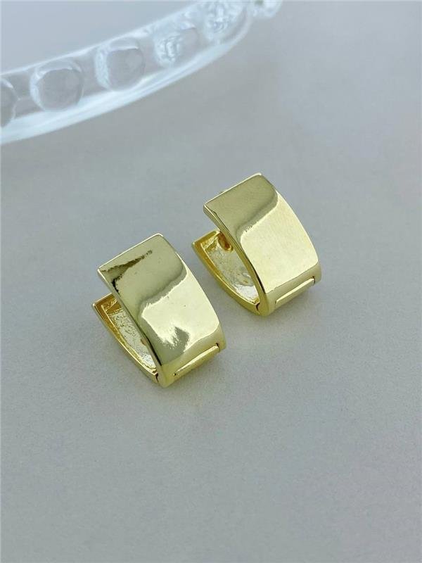 BRINCO ARGOLA EM V LARGO