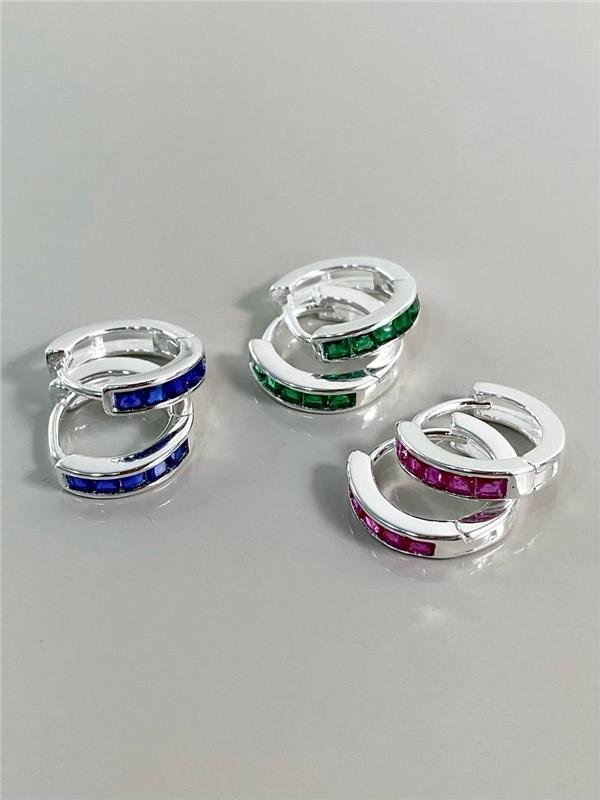 BRINCO ARGOLINHA ZIRCÔNIA NAVETE