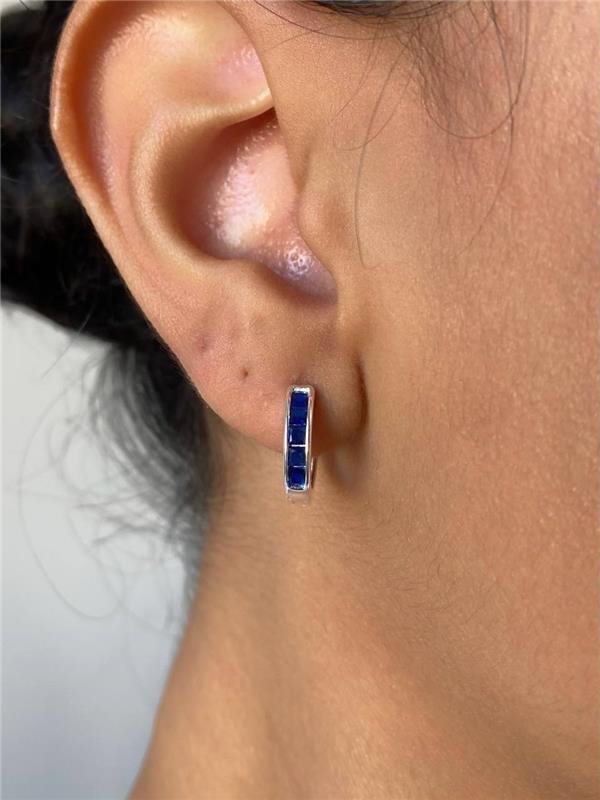 BRINCO ARGOLINHA ZIRCÔNIA NAVETE