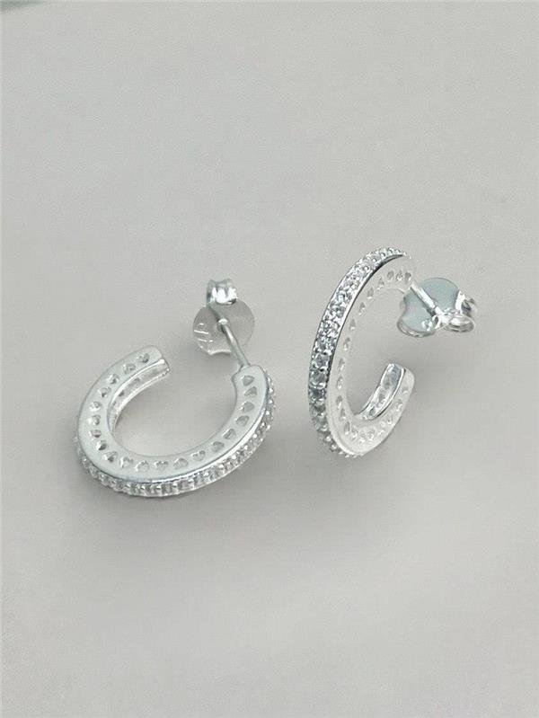 BRINCO ARGOLA C/DETALHE CORAÇÃO E ZIRCÔNIA