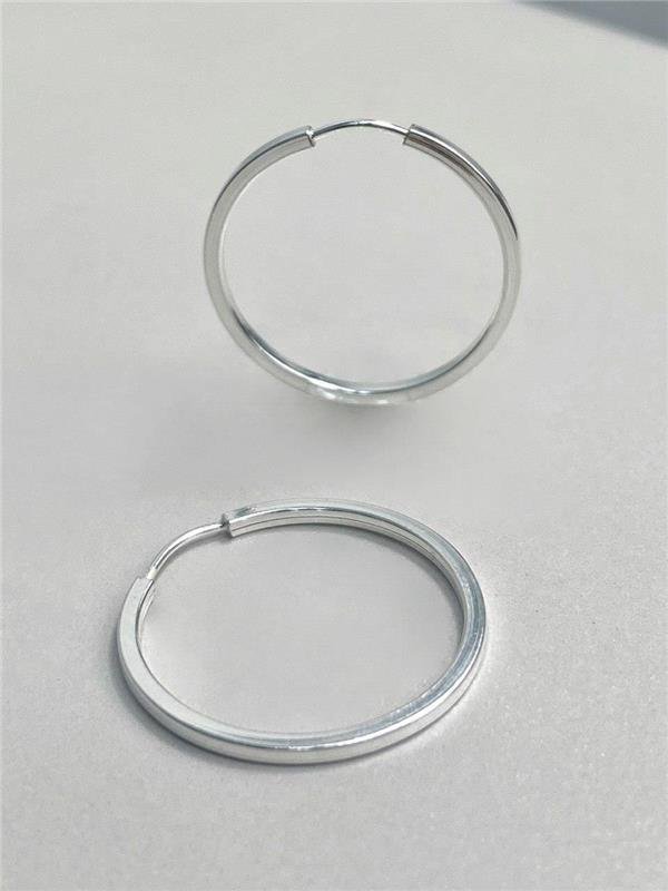 BRINCO ARGOLA FIO QUADRADO FINO