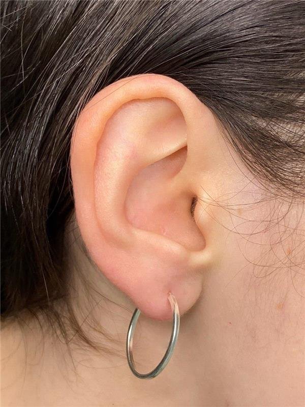 BRINCO ARGOLA FIO QUADRADO FINO