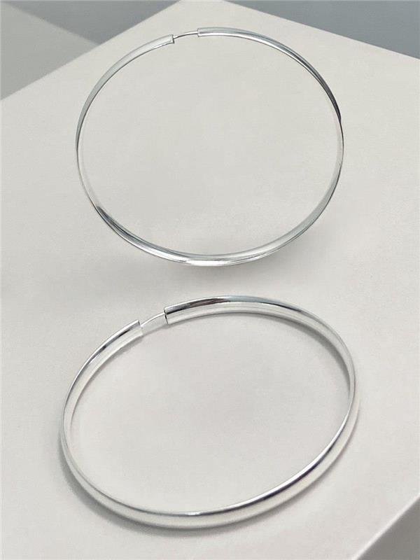 BRINCO ARGOLA TUBO ACHATADO 5CM