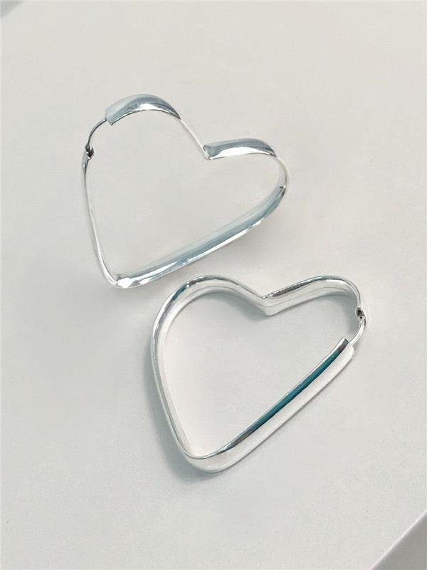 BRINCO ARGOLA CORAÇÃO TUBO ACHATADO 4MM 3,4CM