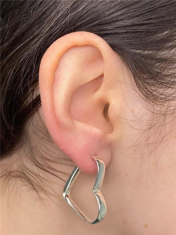 BRINCO ARGOLA CORAÇÃO TUBO ACHATADO 4MM 2,7CM