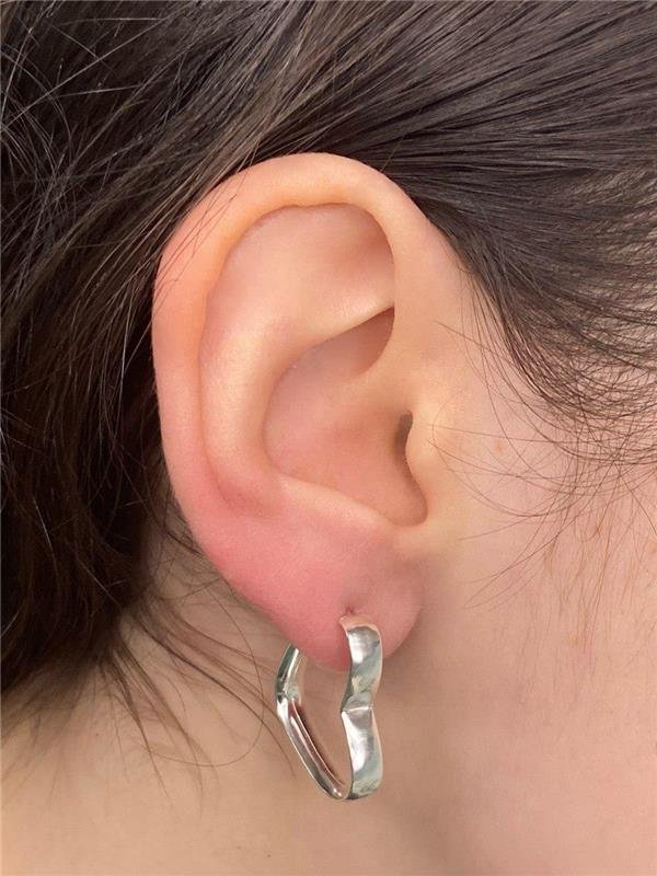 BRINCO ARGOLA CORAÇÃO TUBO ACHATADO 4MM 2CM