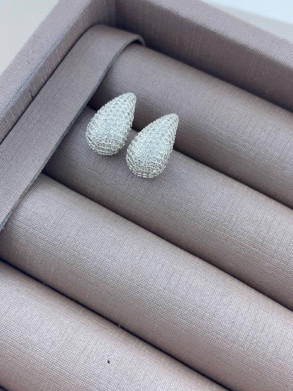 BRINCO GOTA CRAVEJADA