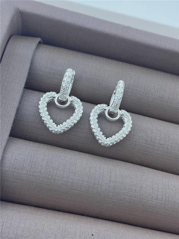 BRINCO ARGOLA C/PINGENTE CORAÇÃO CRAVEJADO