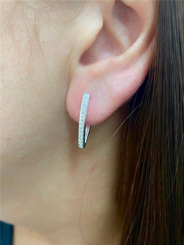 BRINCO EM V COM ZIRCÔNIA