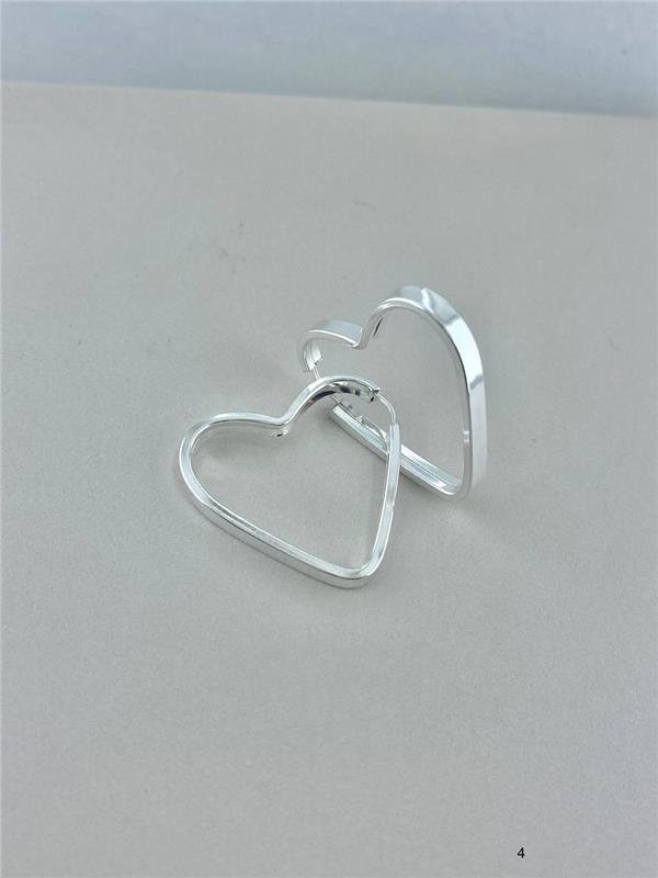 BRINCO ARGOLA CORAÇÃO FIO QUADRADO