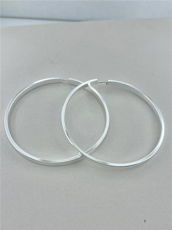 BRINCO ARGOLA FIO QUADRADO