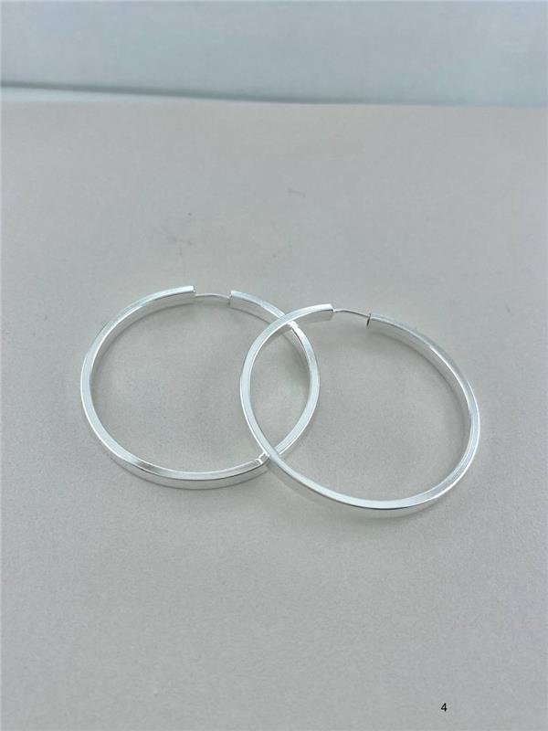 BRINCO ARGOLA FIO QUADRADO