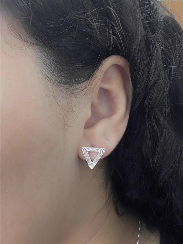 BRINCO TRIÃNGULO INVERTIDO ORGÂNICO