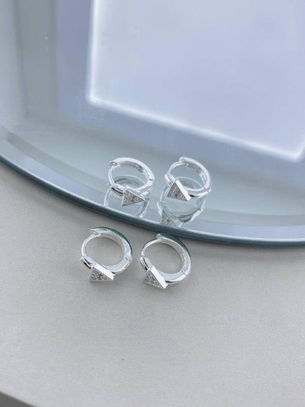 BRINCO ARGOLINHA C/TRIÂNGULO