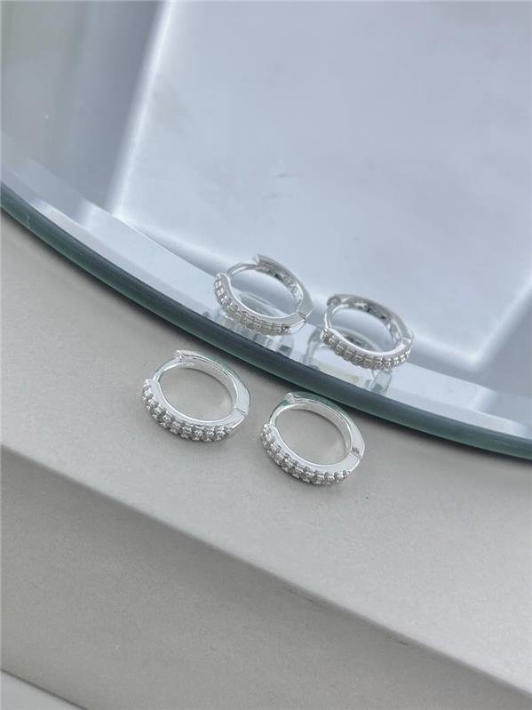 BRINCO ARGOLINHA FIO EM ZIRCÔNIA