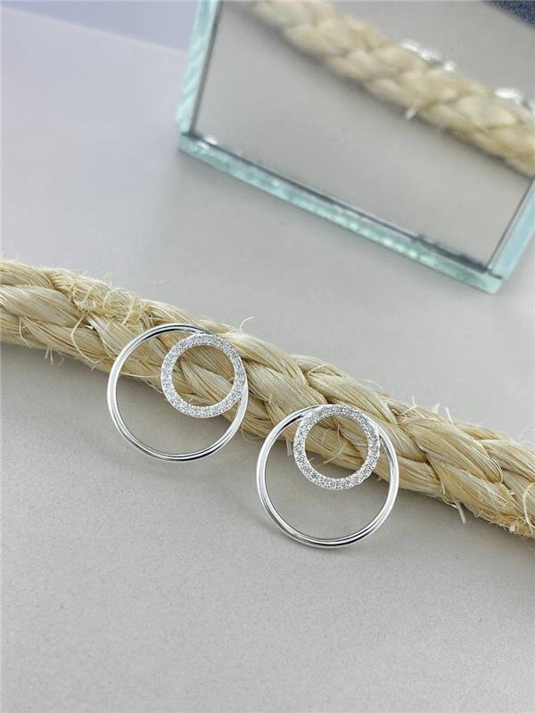 BRINCO REDONDO FIO LISO E ZIRCÔNIA