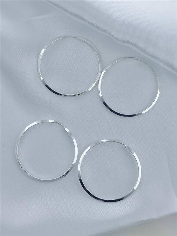 BRINCO ARGOLA FIO TRIÂNGULO