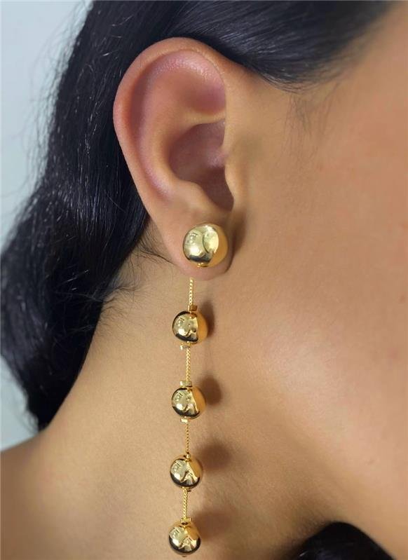 BRINCO COM PINGENTE ESFERAS