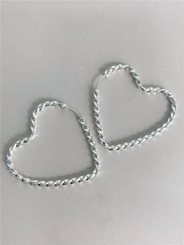 BRINCO ARGOLA CORAÇÃO FIO TORCIDO