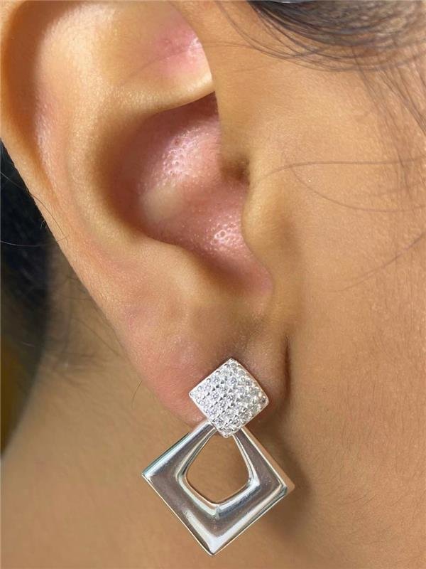 BRINCO LOSANGO LISO E CRAVEJADO