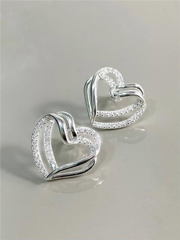 BRINCO CORAÇÃO ENTRELAÇADO FIO LISO E ZIRCÔNIA