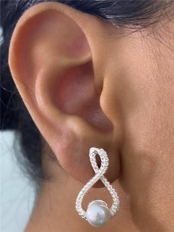 BRINCO GOTA C/PÉROLA SHELL E ZIRCÔNIA