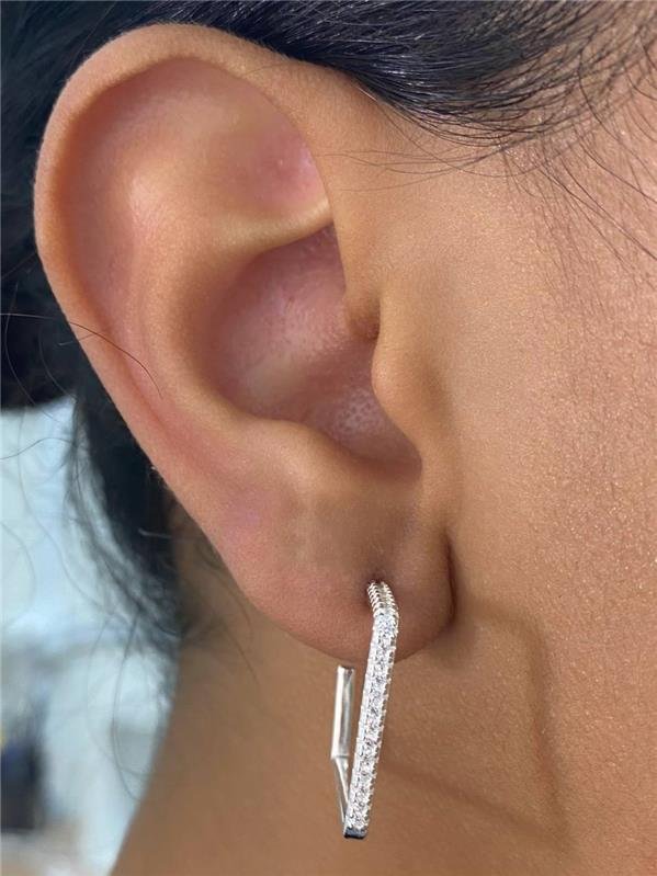 BRINCO FIO QUADRADO CRAVEJADO