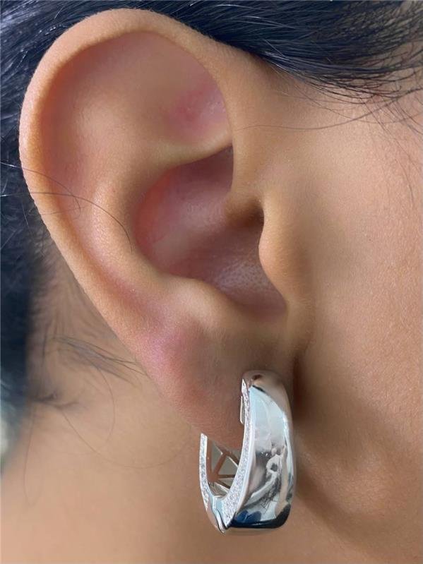 BRINCO OVAL C/ZIRCÔNIA