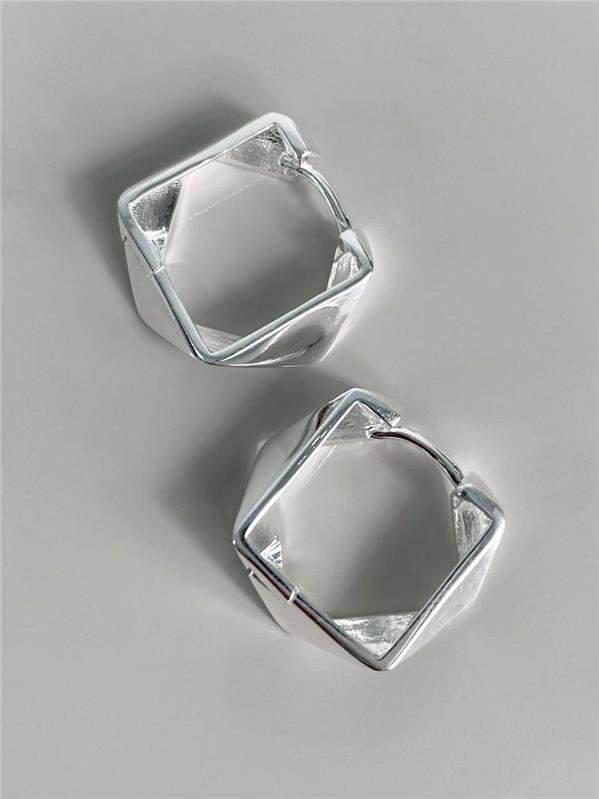 BRINCO ARGOLA GEOMÉTRICO