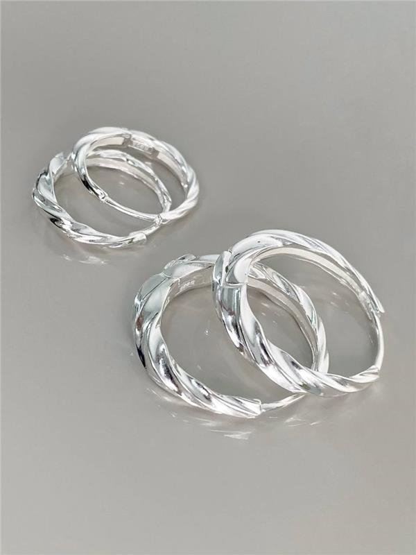 BRINCO DUPLO ARGOLA TORCIDA