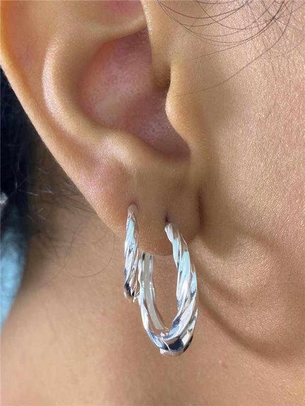 BRINCO DUPLO ARGOLA TORCIDA