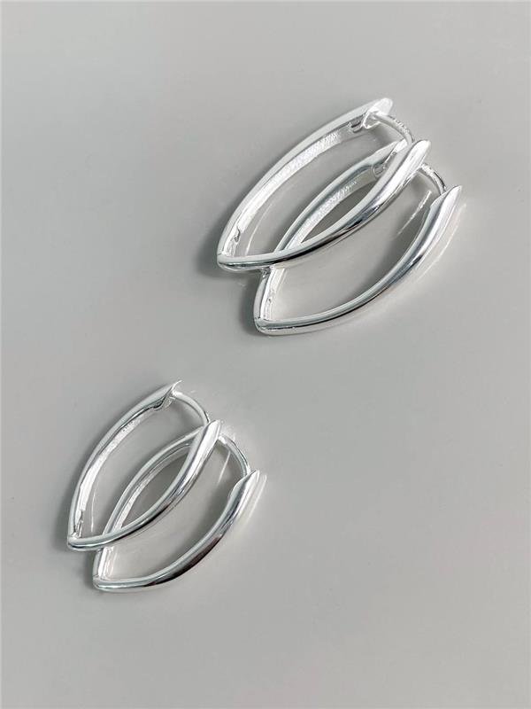 BRINCO DUPLO EM V LISO