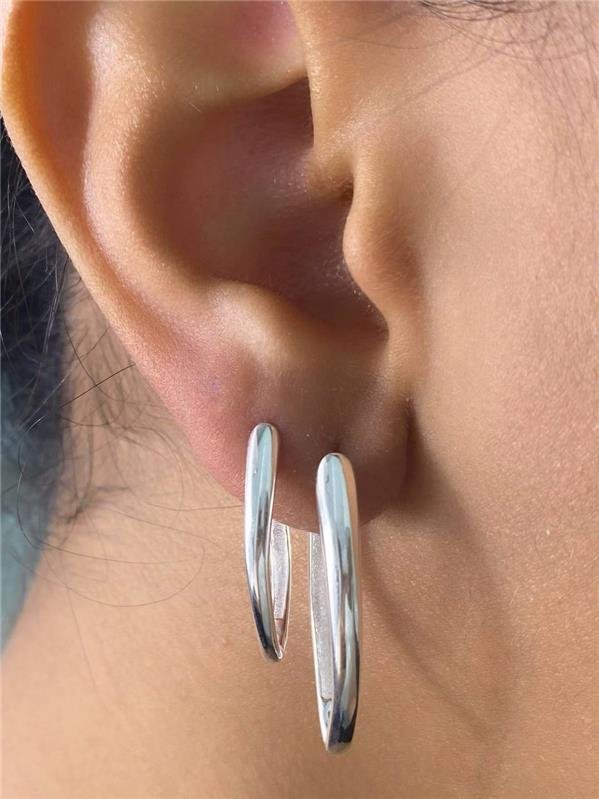 BRINCO DUPLO EM V LISO