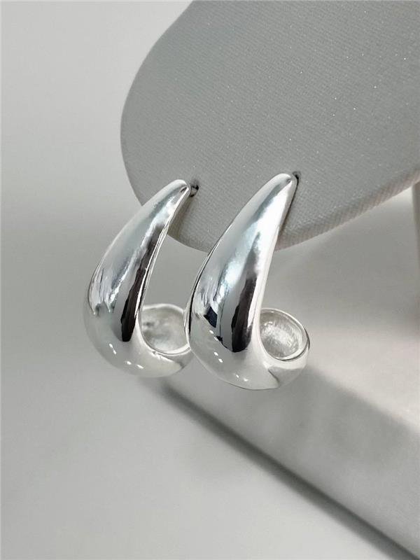 BRINCO GOTA ALONGADA LISA