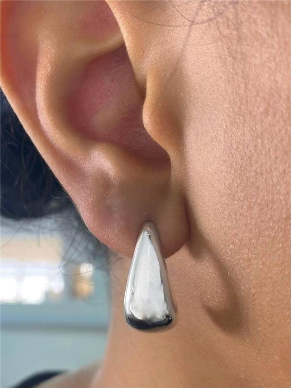 BRINCO GOTA ALONGADA LISA