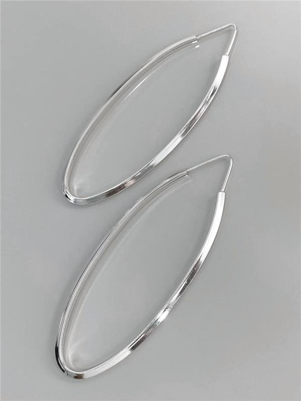 BRINCO ARGOLA OVAL FIO TRIÂNGULO