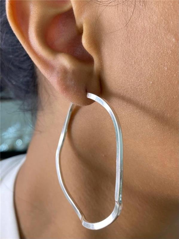 BRINCO ARGOLA FIO ONDULADO