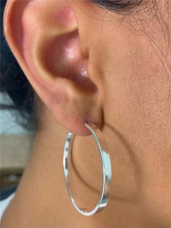 BRINCO ARGOLA FIO QUADRADO