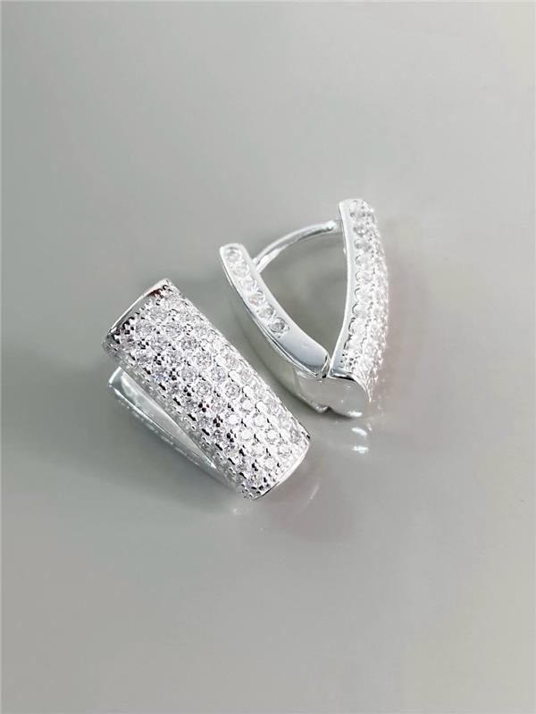 BRINCO EM V C/ZIRCÔNIA CRISTAL