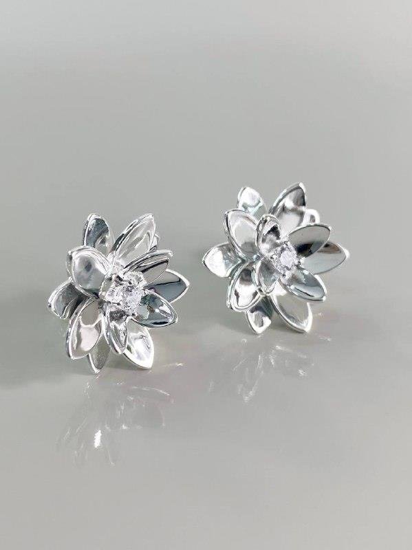 BRINCO FLOR DE LÓTUS C/PONTO LUZ