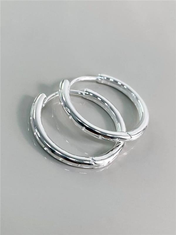 BRINCO ARGOLA COM DETALHE ZN 1,7CM