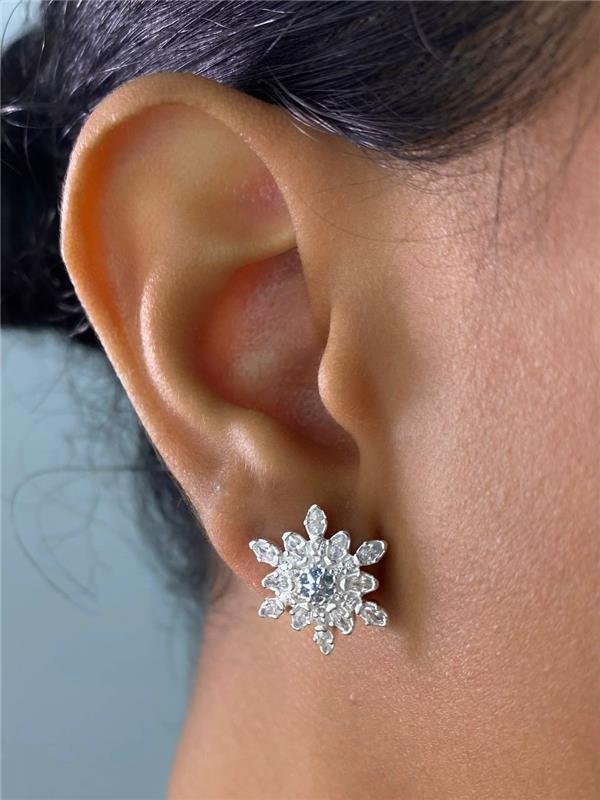 BRINCO FLOR CRAVEJADA