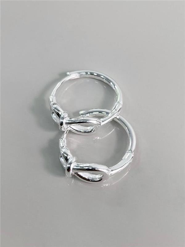 BRINCO ARGOLA C/DETALHE INFINITO