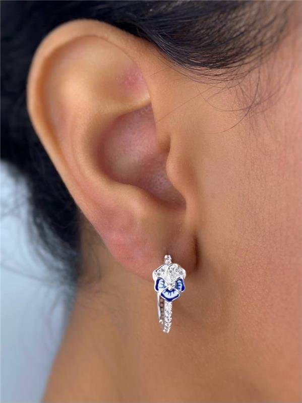 BRINCO ARGOLA C/DETALHE FLOR E ZIRCÔNIA